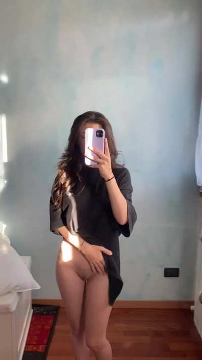 What a baggy t-shirt can hide🥰😈