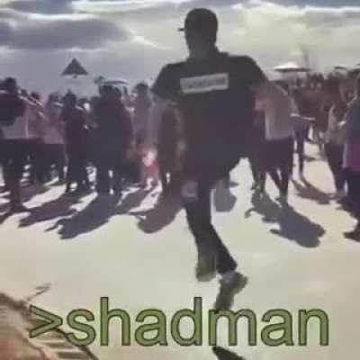 Shadhan *le hace un dibujo nopor*