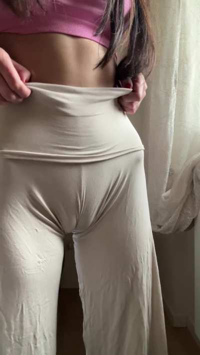 people think I wear a prostatic camel toe&hellip; but it&rsquo;s only my fat pussy