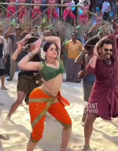 Mulli Raand Ayesha Khan kaise Hero ke lund pe jhul rahi hai, Sali chinnal pakka sare crew se chudi hogi. Background Dancer to nazar lagaye hue baithe kaise is randi ke chuche masal kar iske jism ko noch khana hai 