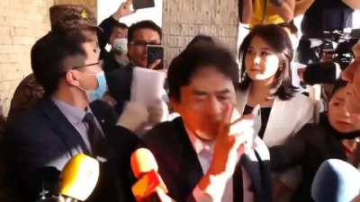 A rare footage of a journalist being born
