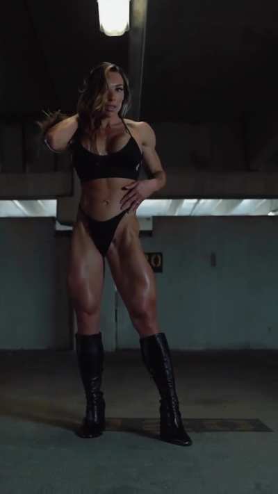 Ashley Lakomowski