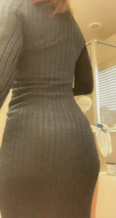 Going out alone..... I have a (F)eelimg I might get into little trouble tonight 😈