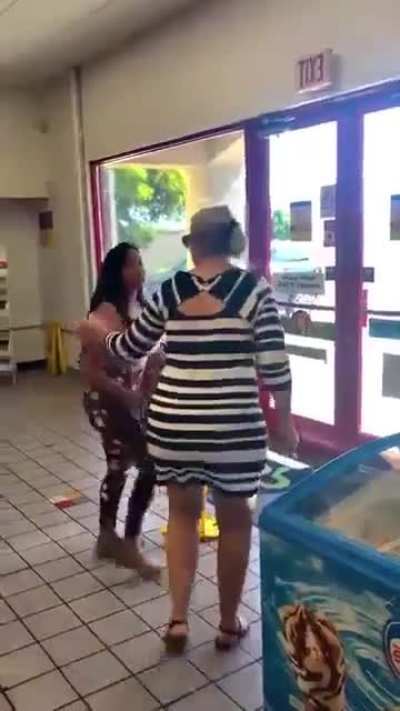 Top 3 WILD KARENS #funny #karensfreakout