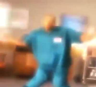 N&atilde;o faz sentido, por&eacute;m, dance faz bem