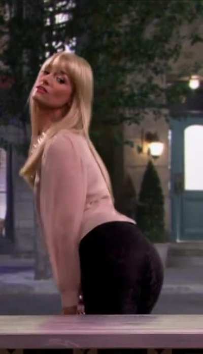 Beth shaking her sweet butt!