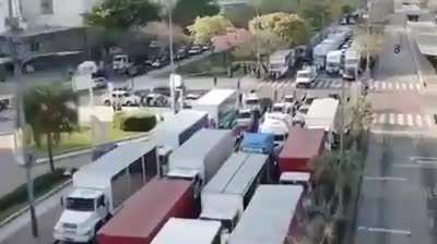 Con ustedes: EL PUEBLO