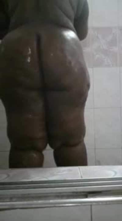 Wash my back babe?🫣