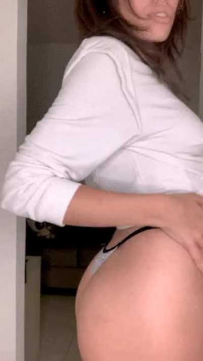 please don't be gentle and spank my latina ass