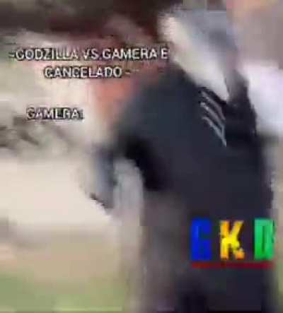 N&atilde;o sei se j&aacute; postaram, mas t&aacute; a&iacute;. Cr&eacute;ditos no v&iacute;deo(se vc n&atilde;o sabe quem &eacute; Gamera eu vou dar uma explicada no coment&aacute;rio)