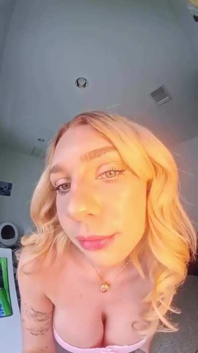 Close up boobs