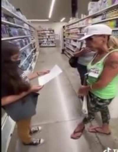 Lady pretends to work for a federal agency to get ppl/workers to stop wearing masks