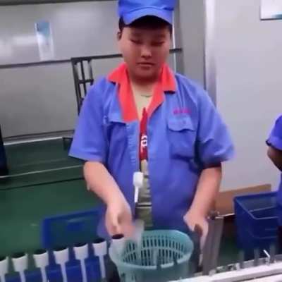 Look At His Finger Technique
