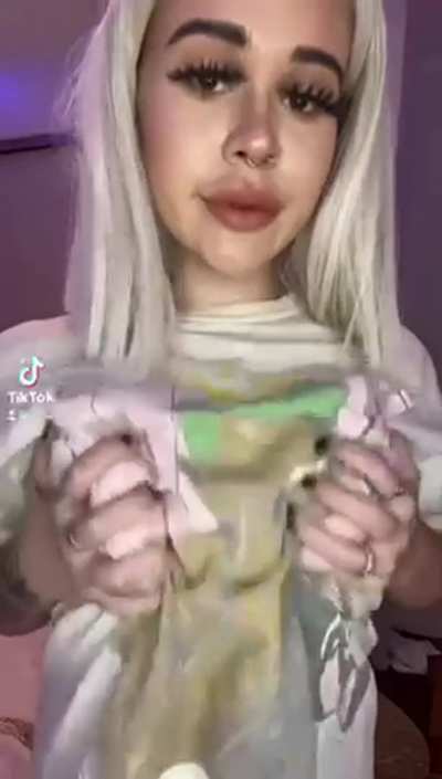 Titty drop😘😍