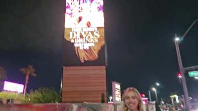 (F) dared to flash on the Vegas strip with my bestie ;)