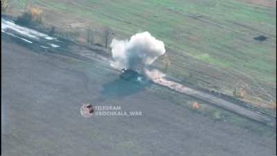 Slowmo from the earlier video showing UA disabling russian T-72. From approximated distance and frametime estimates the projectile speed is around 600-700 m/s, corresponding to a 125mm HEAT-FS fired from a distance