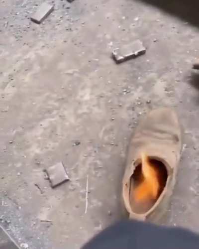 Foot gas
