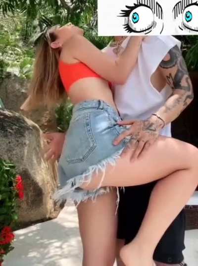 👀