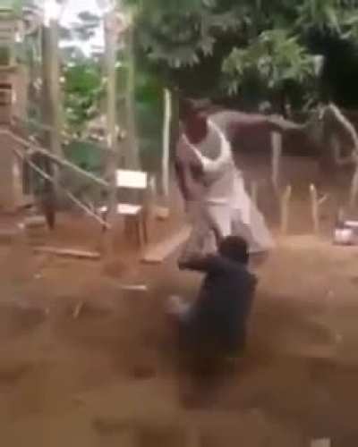 Demonstrei nesse video, minhas habilidades na capoeira.