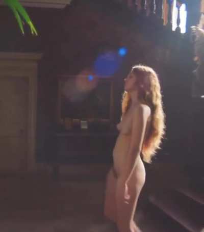 Odessa Young 