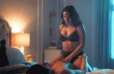 Camila Mendes