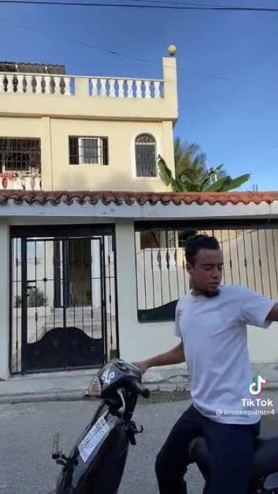 Tiktoker almost killed while dancing in the streets of Dominican Republic