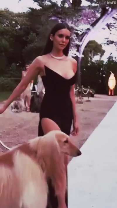 Nina Dobrev