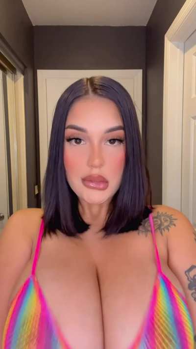 OnlyFans is FREE🙈 Link in the comments☟