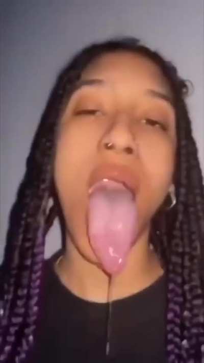 She so dam sexy , shi making me fall in luv wit her ahh 😵&zwj;💫😵&zwj;💫