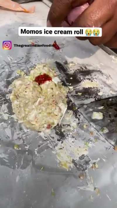 [We live in a society] Momo Ice Cream Roll, Delhi