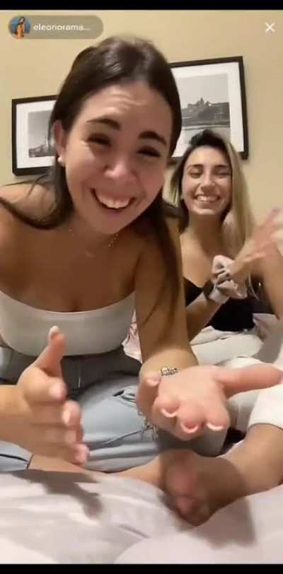 eleonoramanconi (tickling, sniffing, soles, toes)