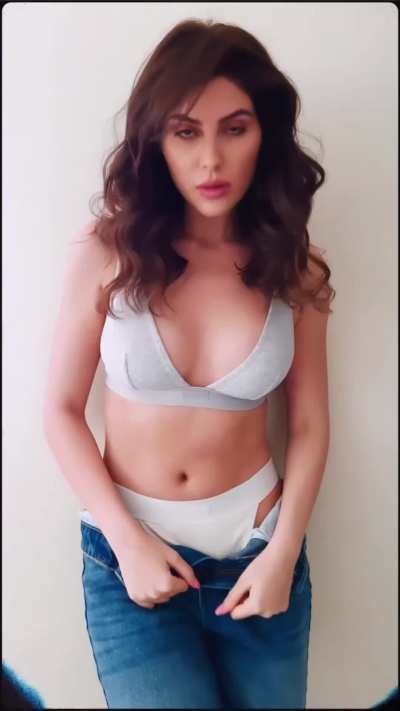 Elnaaz Norouzi
