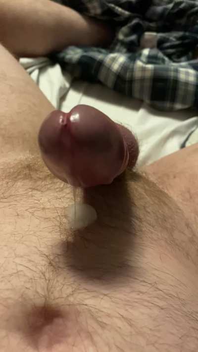 I think the li’l guy got too excited at all the hot guys in my feed…suddenly he stood at attention and pumped a load out without being touched