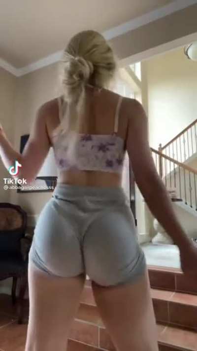 Its the jiggle for me🍑