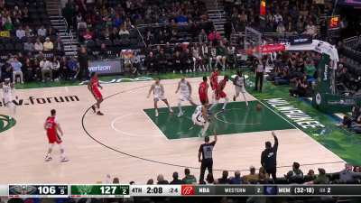[Highlight] Giannis drains the pull up three-pointer on transition for 47 PTS in the night