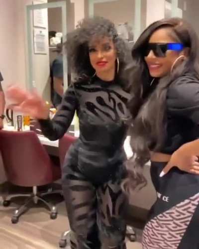 M&yacute;a x Ashanti
