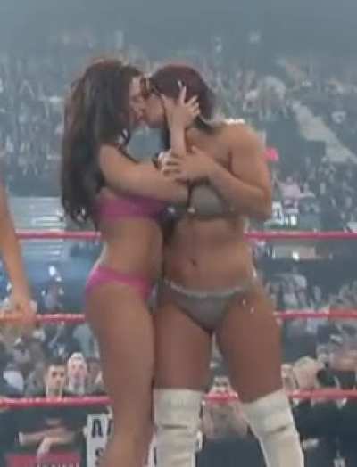 Candice Michelle kissing Victoria 1