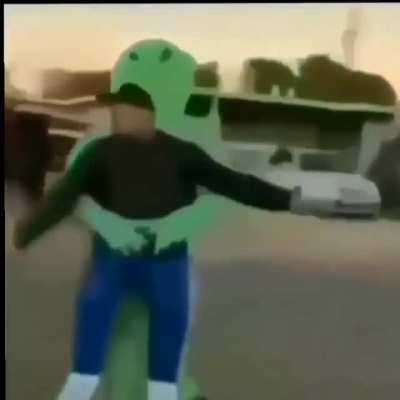 Step alien