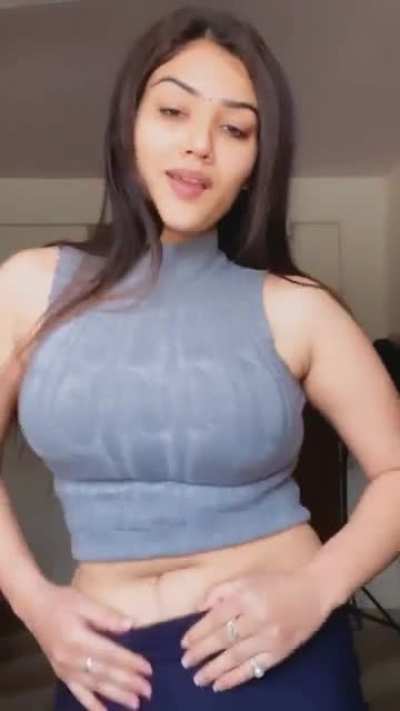 (&bull;)(&bull;)🍑❤️