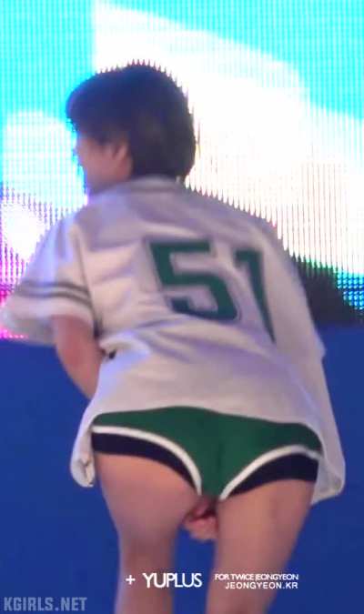 JeongYeon - twice - Dolphin Shorts-5