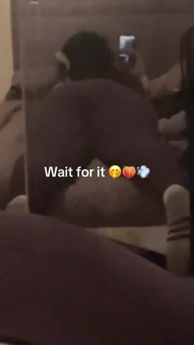 This big ass be fartin fr 🍑💨💋