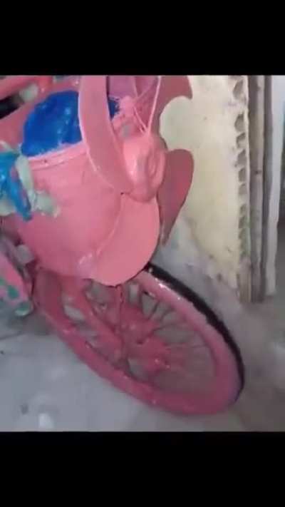 Como que o v&eacute;io ainda anda nessa bicicleta?