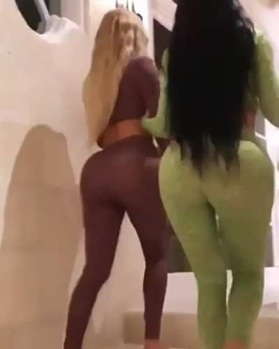 Stassie & Kylie in slow motion