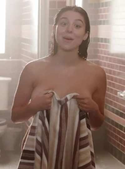 Kira Kosarin is so sexy