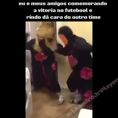 Eu s&oacute; tiro a marca d'&aacute;gua quando o eren pegar a mikasa ou seja n....