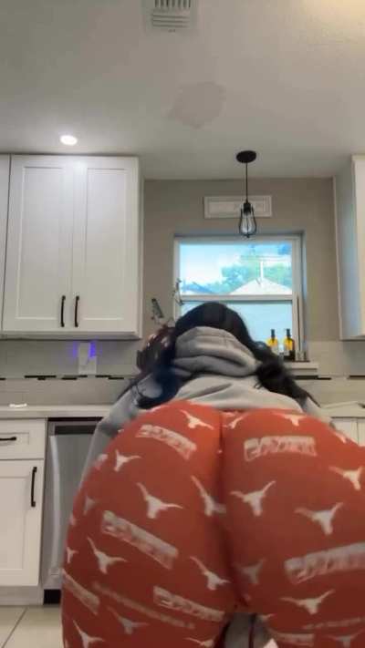 Kiss that fat ass💋