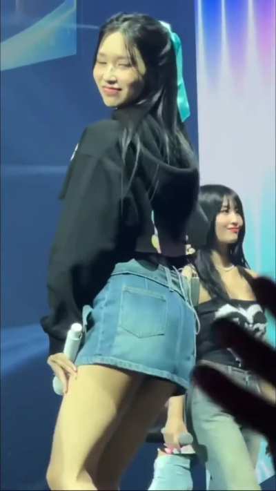 Mina is deadly 🖤
