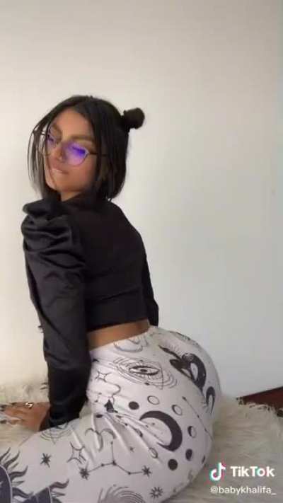 Mia khalifa lookin ass