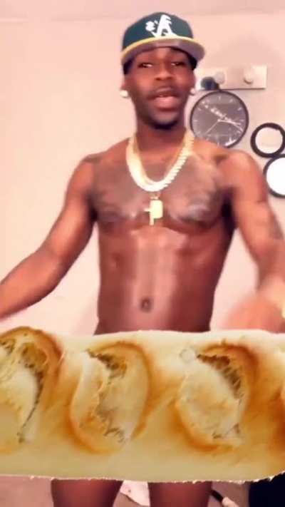 Yo Yo Yo, jour de bosse ! Ce que j&rsquo;ai besoin que vous fassiez, c&rsquo;est de taguer 3 gros n&eacute;gros sous ce tweet ici. J&rsquo;ai besoin de plus de n&eacute;gros pour relever ce d&eacute;fi &ldquo;Bust That Nut&rdquo;.