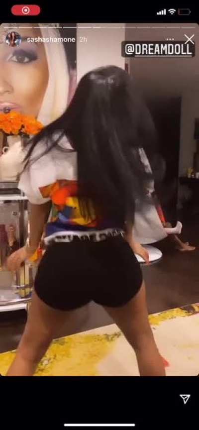 She needs to twerk longer. Happy thanksgiving btw